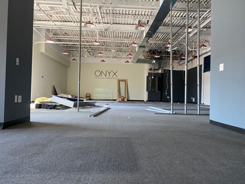 150 Eileen Way, Syosset, NY for lease - Building Photo - Image 3 of 7