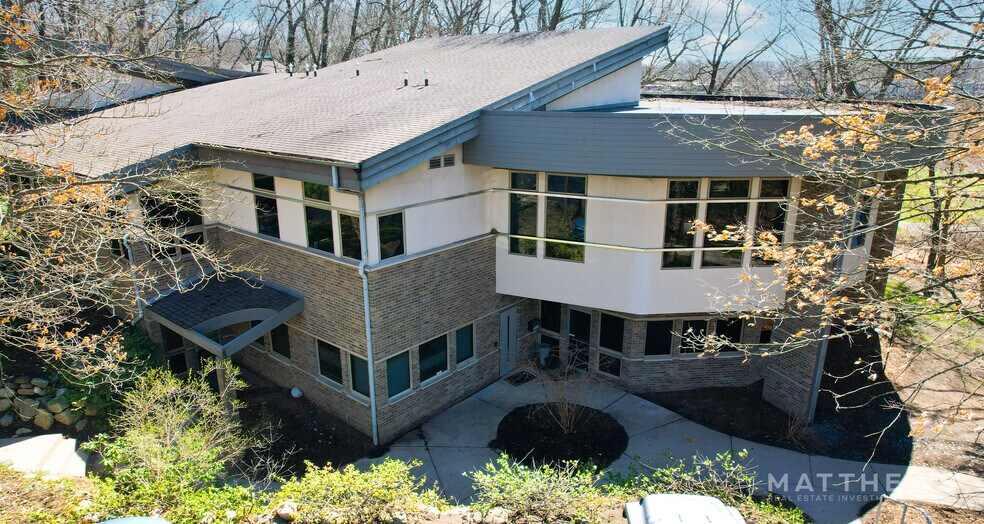 7864 Moorsbridge Rd, Portage, MI 49024