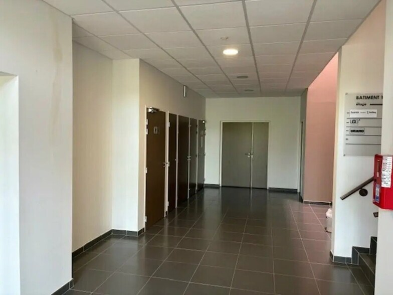 Office in Reims for sale - Building Photo - Image 2 of 8