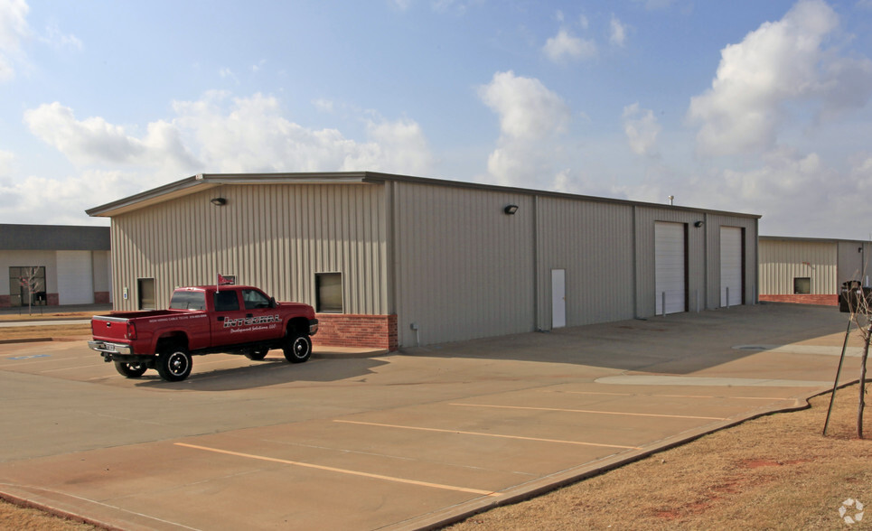 1275 N Air Depot Blvd, Oklahoma City, OK for lease - Building Photo - Image 2 of 2