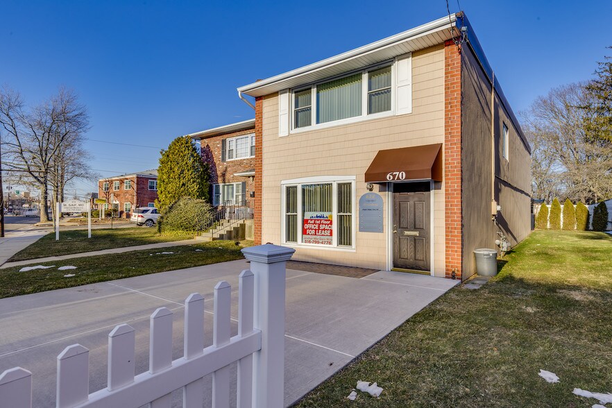 670 Broadway, Massapequa, NY for sale - Other - Image 1 of 1