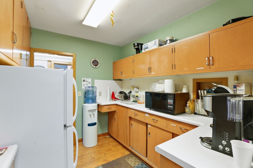 800 N 42nd Ave, Minneapolis, MN for lease - Building Photo - Image 3 of 63