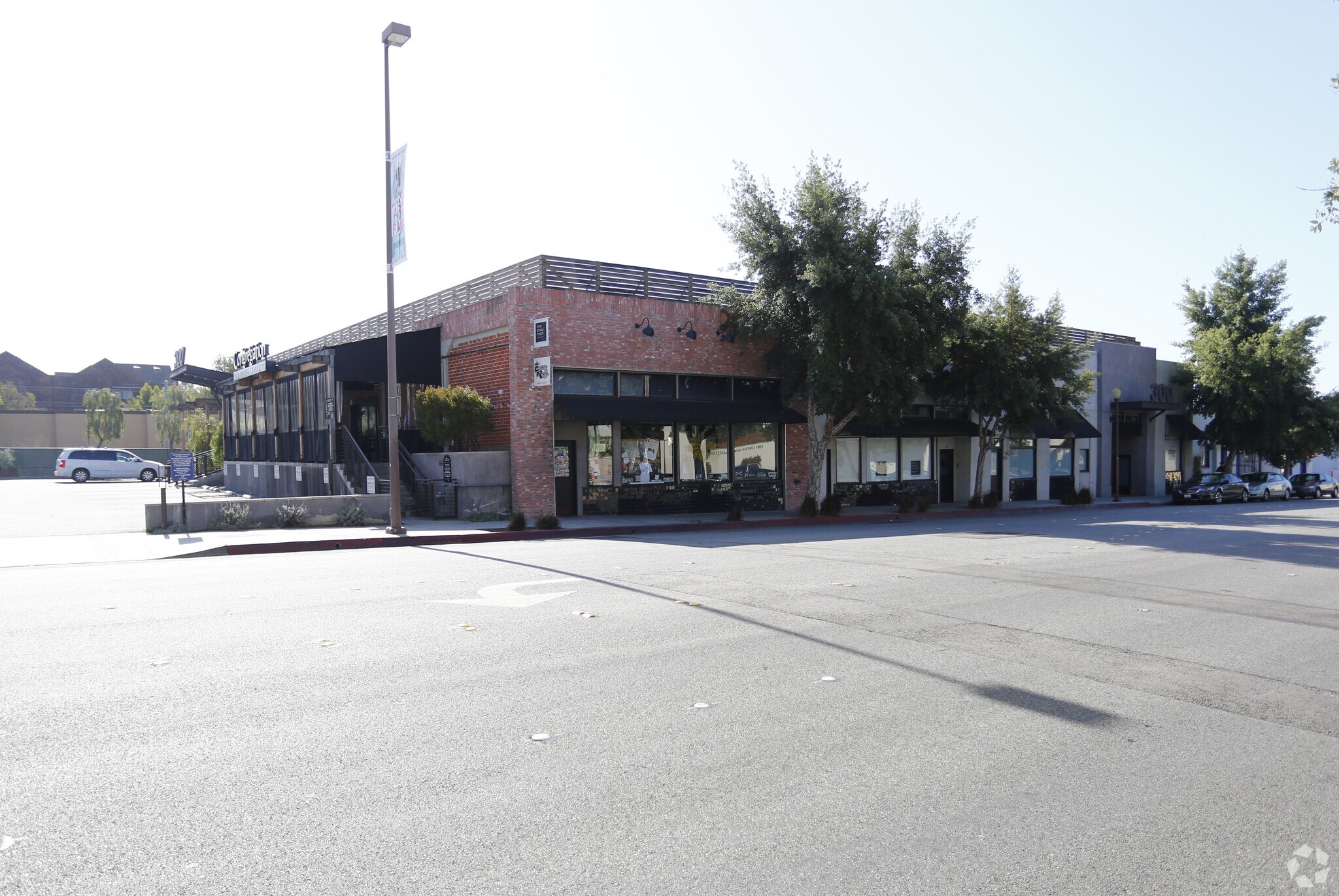 300 S Raymond Ave, Pasadena, CA for lease Primary Photo- Image 1 of 49