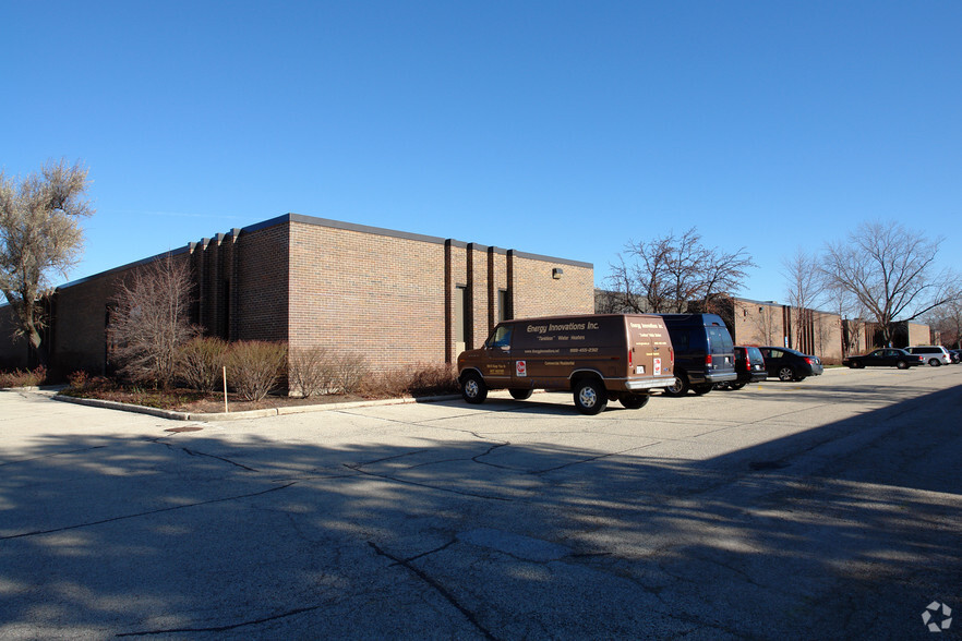 245 W Roosevelt Rd, West Chicago, IL for lease - Building Photo - Image 2 of 3