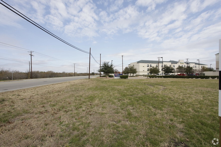 2191 Chisholm Trail Rd, Round Rock, TX for lease - Building Photo - Image 1 of 15