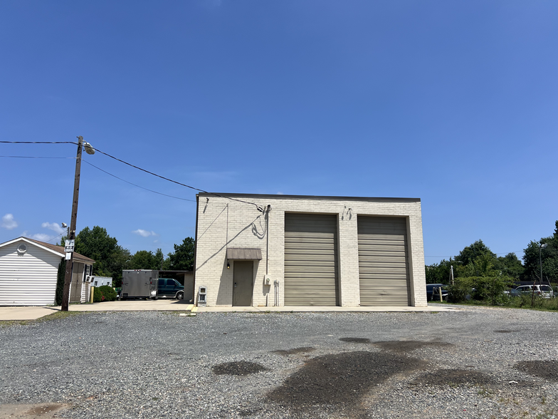 600 Gulf Dr, Charlotte, NC for lease - Building Photo - Image 2 of 6