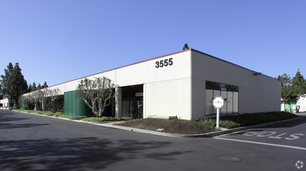 3555 Harbor Gateway S, Costa Mesa, CA for lease - Primary Photo - Image 1 of 3