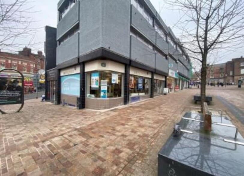 1-15 Piccadilly Arcade, Stoke On Trent for lease - Building Photo - Image 1 of 1