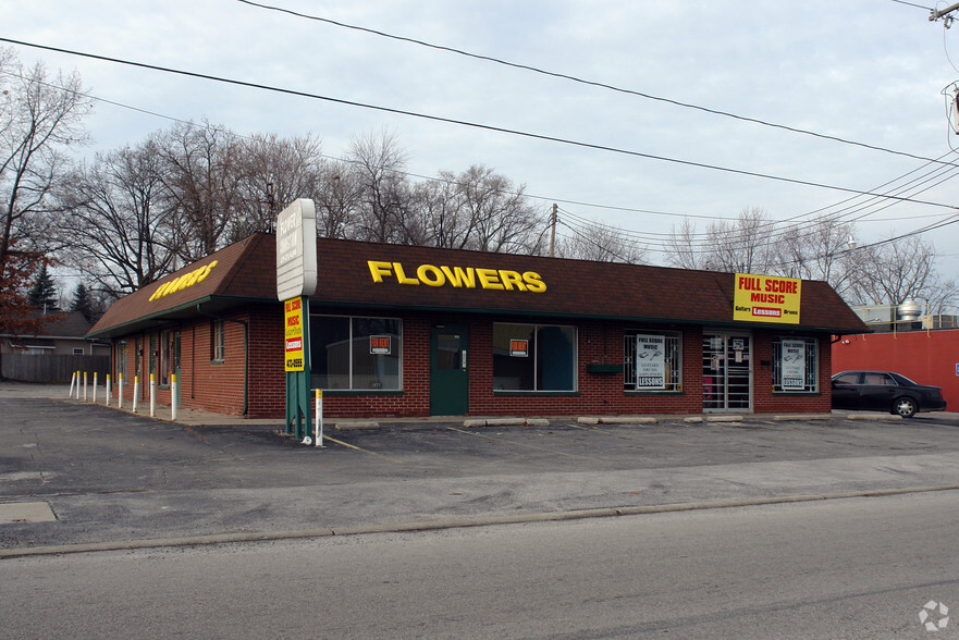 2975 Tremainsville Rd, Toledo, OH for lease - Primary Photo - Image 2 of 8