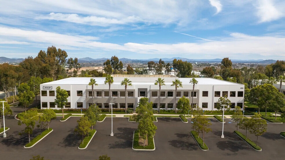 4790 Eastgate Mall, San Diego, CA for lease - Building Photo - Image 3 of 29