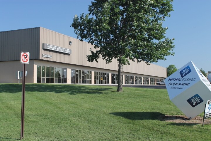 10662-10680 Widmer Rd, Lenexa, KS for sale Building Photo- Image 1 of 1
