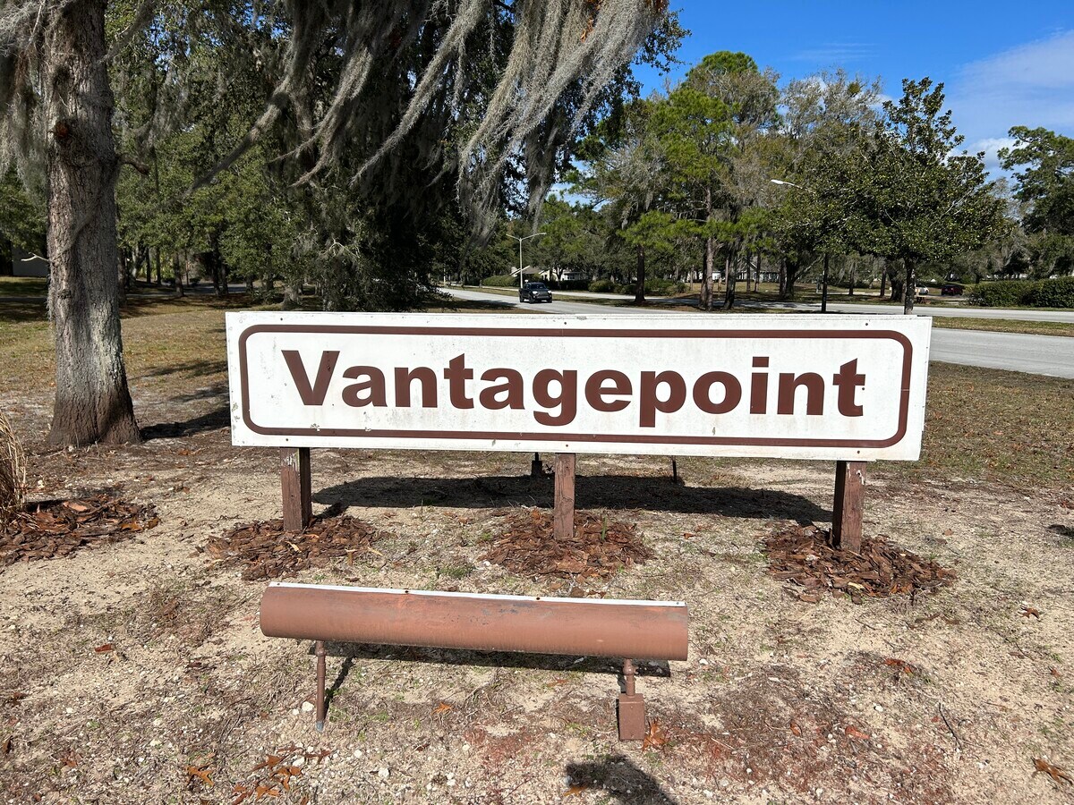 15601598 N Meadowcrest Blvd, Crystal River, FL 34429