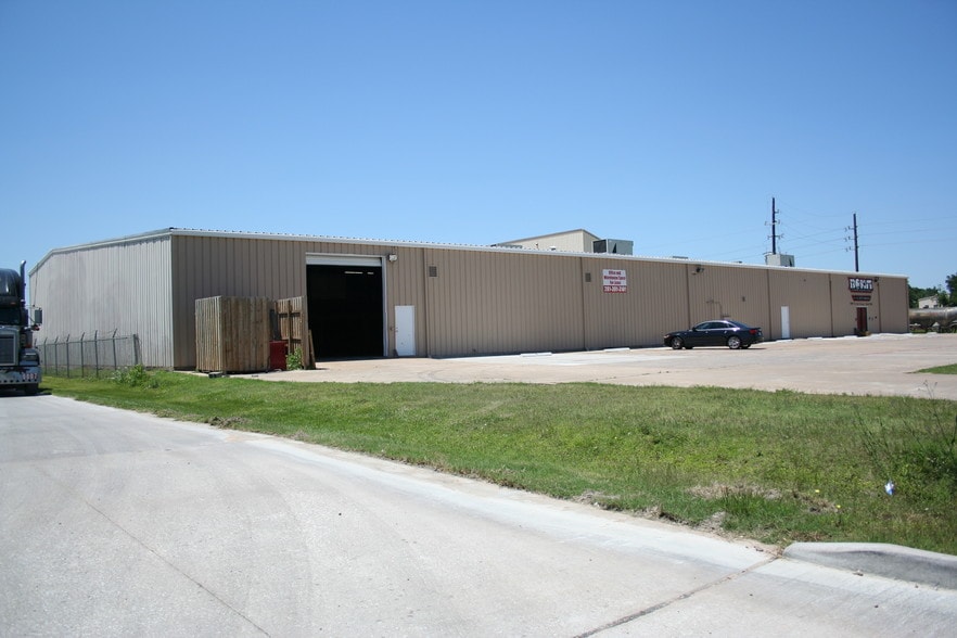 5007 E 3rd St, Katy, TX for lease - Building Photo - Image 1 of 3