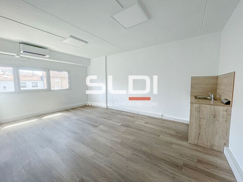 289 Rue Garibaldi, Lyon for lease - Interior Photo - Image 2 of 5