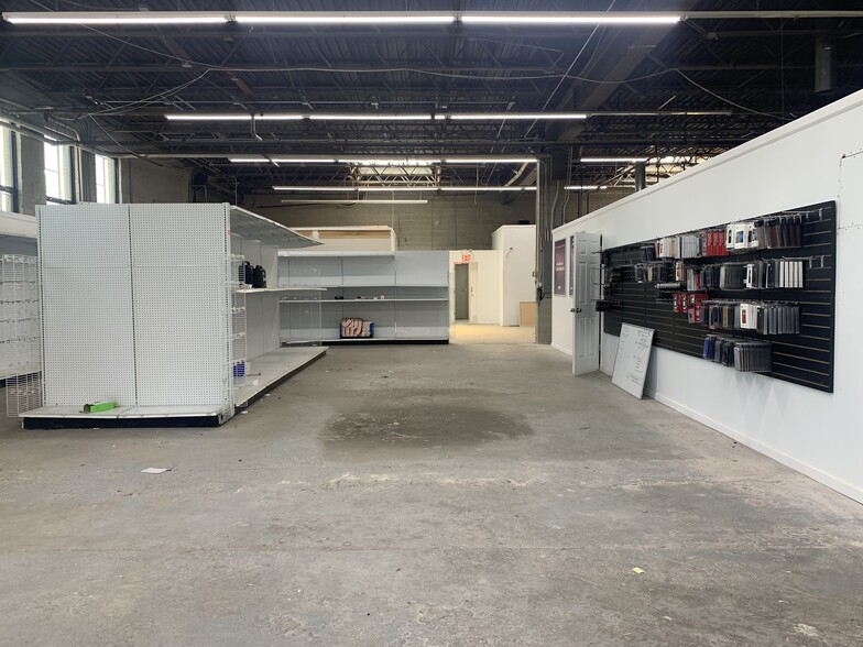 1385 Seabury Ave, Bronx, NY for lease - Interior Photo - Image 3 of 21