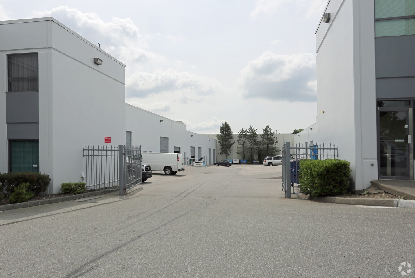 19232 Enterprise Way, Surrey, BC V3S 6S8