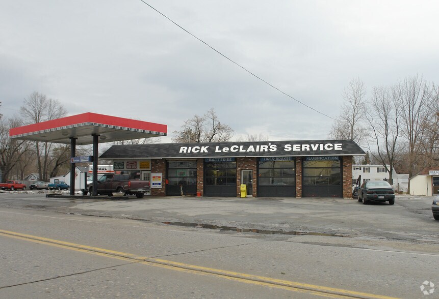 208 Sacandaga Rd, Scotia, NY for sale - Primary Photo - Image 1 of 1