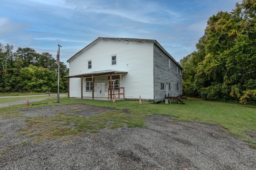 913 Old Buckingham Rd, Cumberland, VA for sale - Building Photo - Image 3 of 24