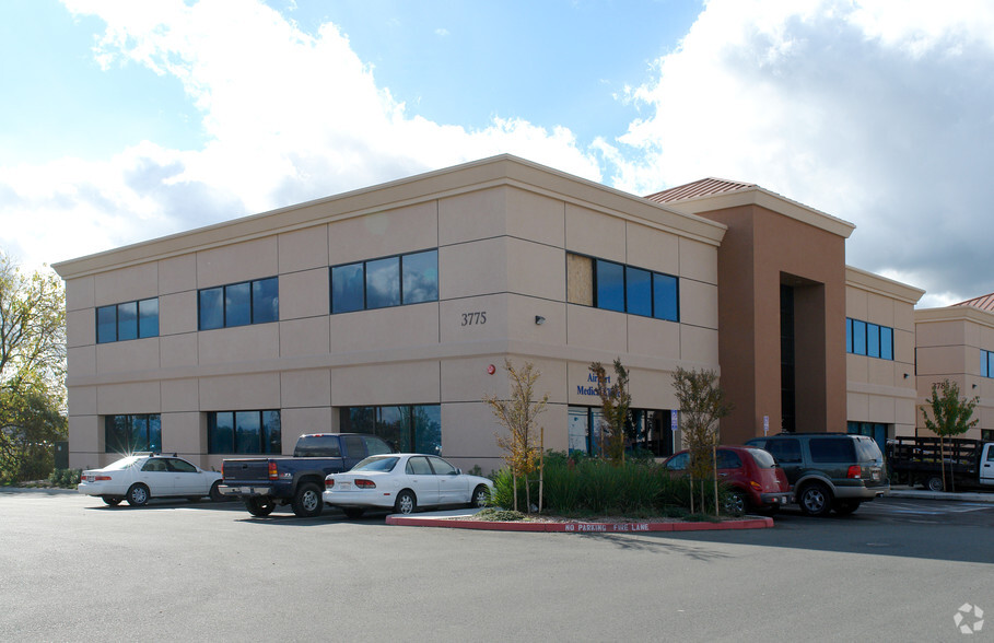 3775 Brickway Blvd, Santa Rosa, CA for lease - Primary Photo - Image 1 of 50