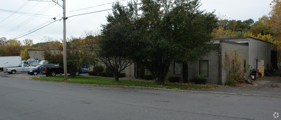 300 Forest Ave, Amsterdam, NY for sale - Primary Photo - Image 1 of 1