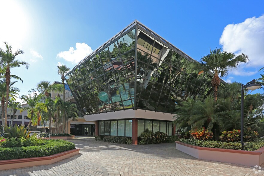 7200 W Camino Real, Boca Raton, FL for sale - Building Photo - Image 3 of 6