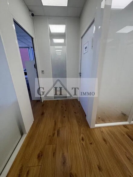 Office in Maisons-Alfort for sale - Interior Photo - Image 3 of 16