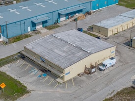 Exceptional 5,600 SF Turnkey Flex/Warehouse - Warehouse