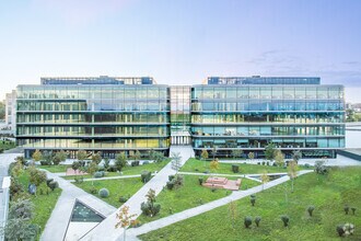 Calle Nanclares de Oca, 17, Madrid, MAD - AERIAL map view