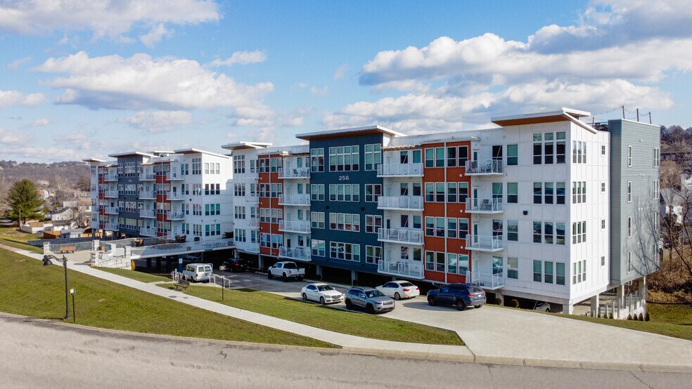 284 Manhattan Blvd, Dayton, KY 41074 The Gateway Flats at Manhattan