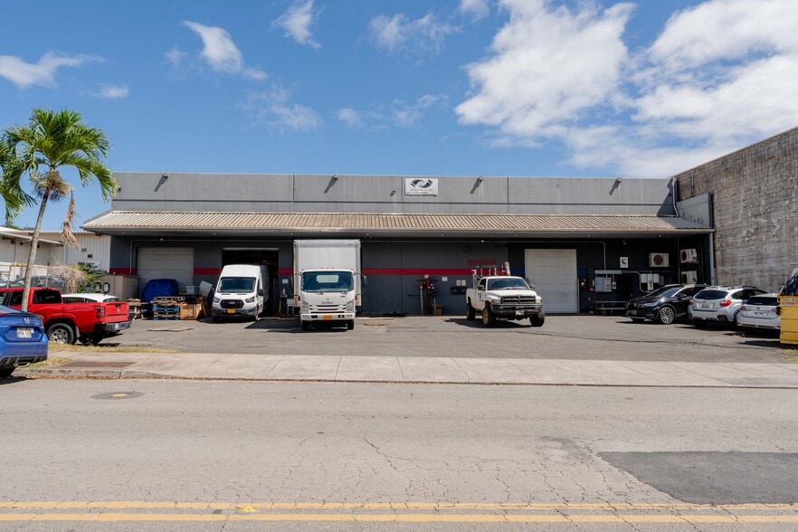 99-1245 Halawa Valley St, Aiea, HI for sale - Building Photo - Image 1 of 31