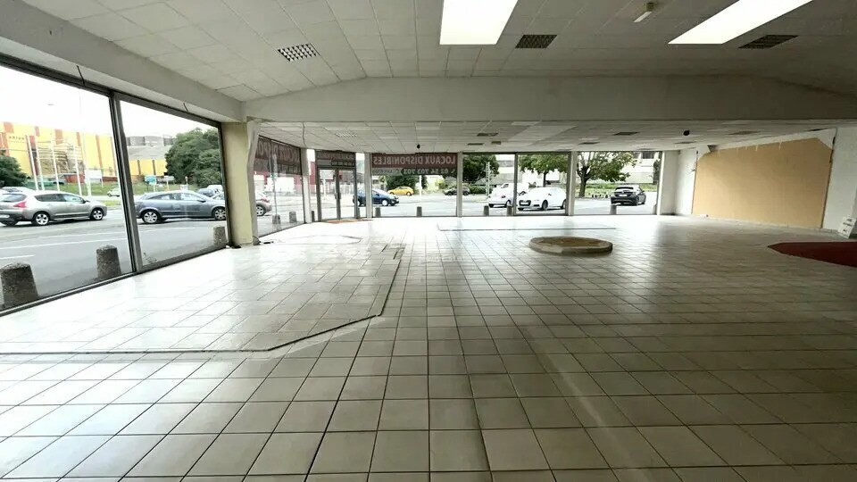 Retail in Blois for lease - Interior Photo - Image 3 of 7