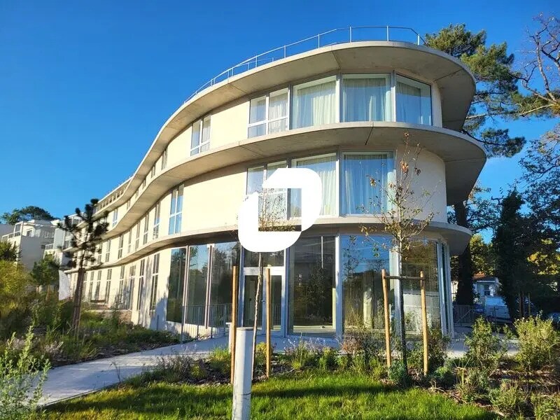 Retail in Pessac for sale Building Photo- Image 1 of 6