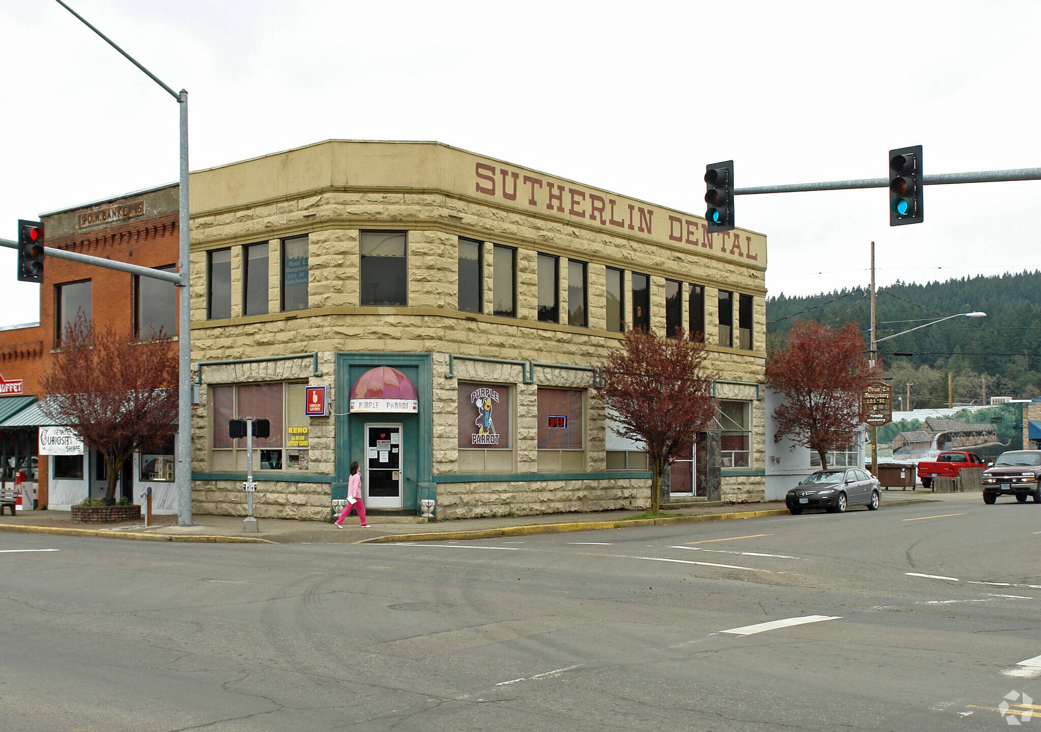 101 W Central Ave, Sutherlin, OR for sale Primary Photo- Image 1 of 1