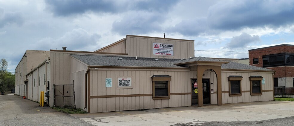 24700 Mound Rd, Warren, MI for sale - Building Photo - Image 1 of 1