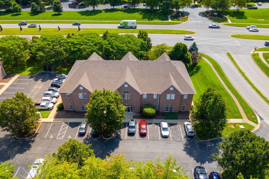 3240 Office Pointe Pl, Louisville, KY for sale - Building Photo - Image 2 of 63