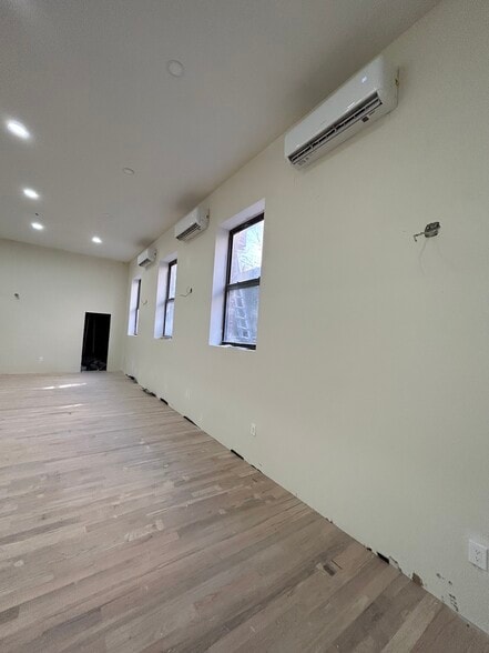 2261 Bragg St, Brooklyn, NY for sale - Primary Photo - Image 1 of 8