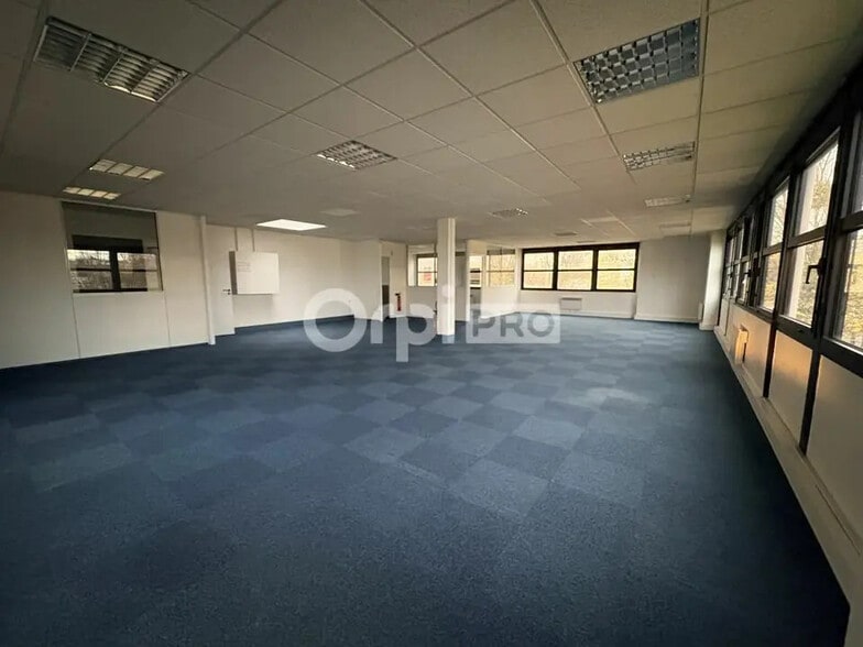 Office in Reims for lease - Interior Photo - Image 2 of 4