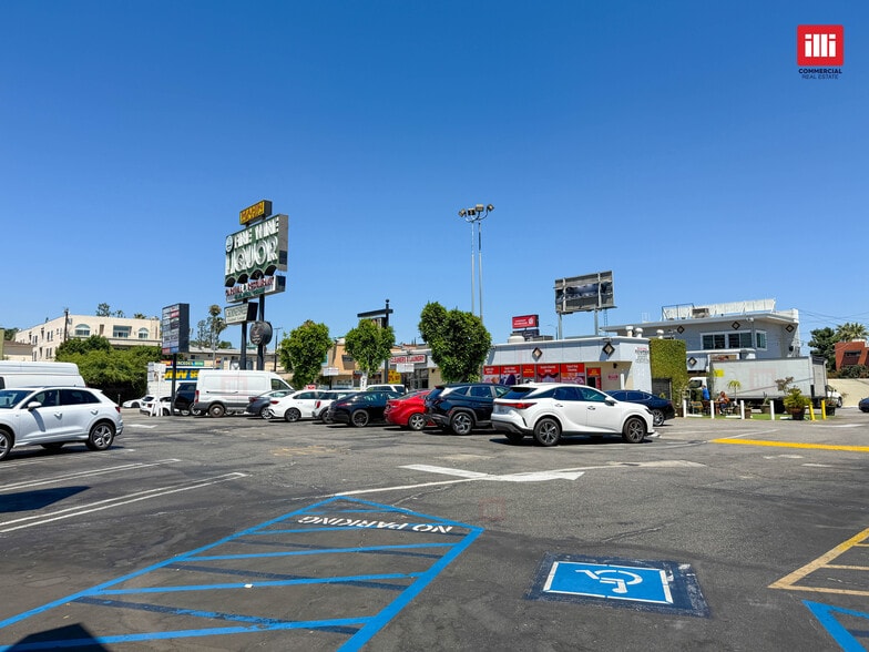 4344-4374 Woodman Ave, Sherman Oaks, CA for lease - Building Photo - Image 2 of 7