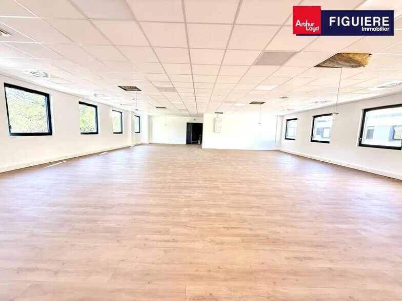 Office in Vitrolles for lease - Building Photo - Image 3 of 10