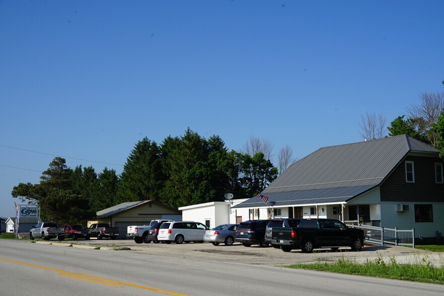 N4494 State Highway 42, Kewaunee, WI for sale - Building Photo - Image 1 of 28