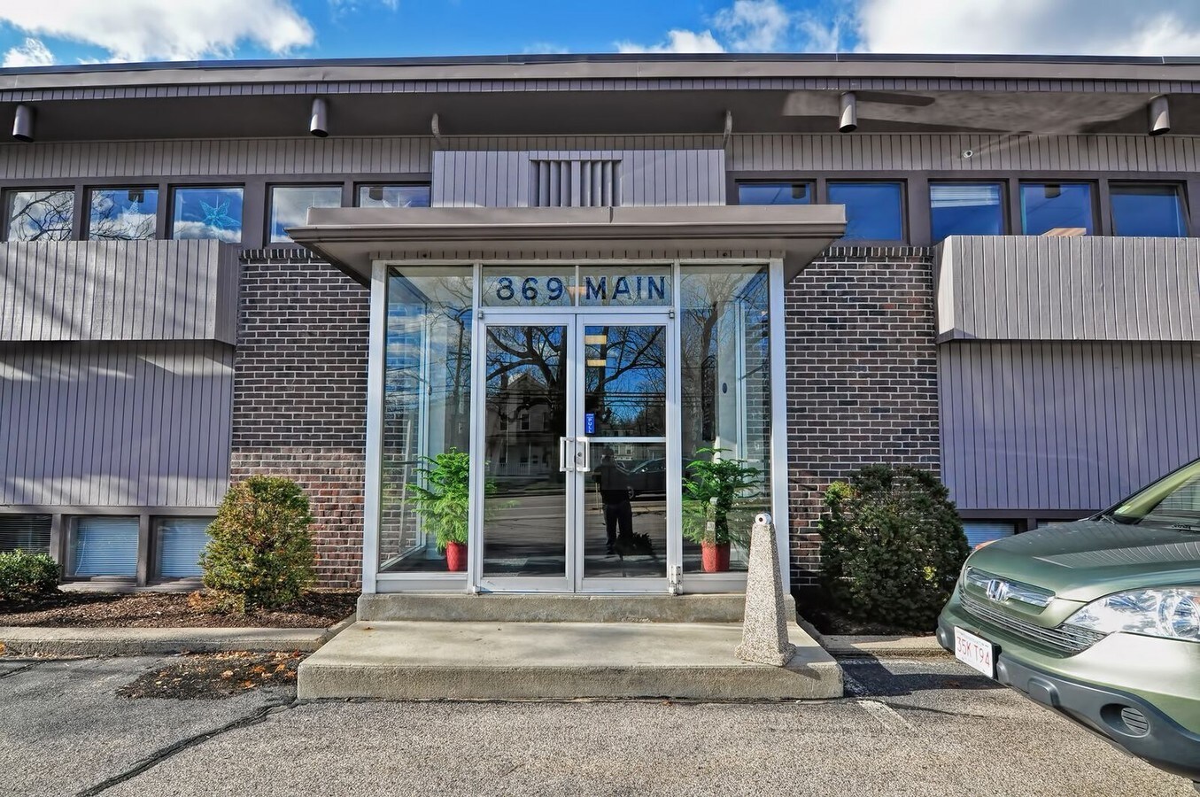 869 Main St, Walpole, MA 02081