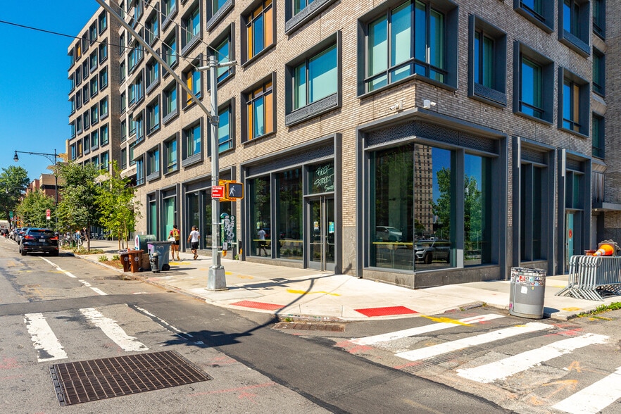 550 Vanderbilt Ave, Brooklyn, NY for lease - Building Photo - Image 1 of 5