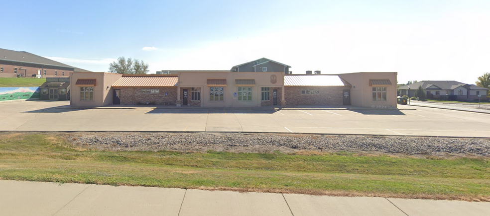 1714 Abbey Rd, Pierre, SD for sale - Building Photo - Image 1 of 1