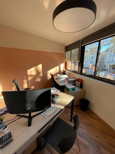 6 Cours Barthelemy, Aubagne for sale - Building Photo - Image 2 of 8