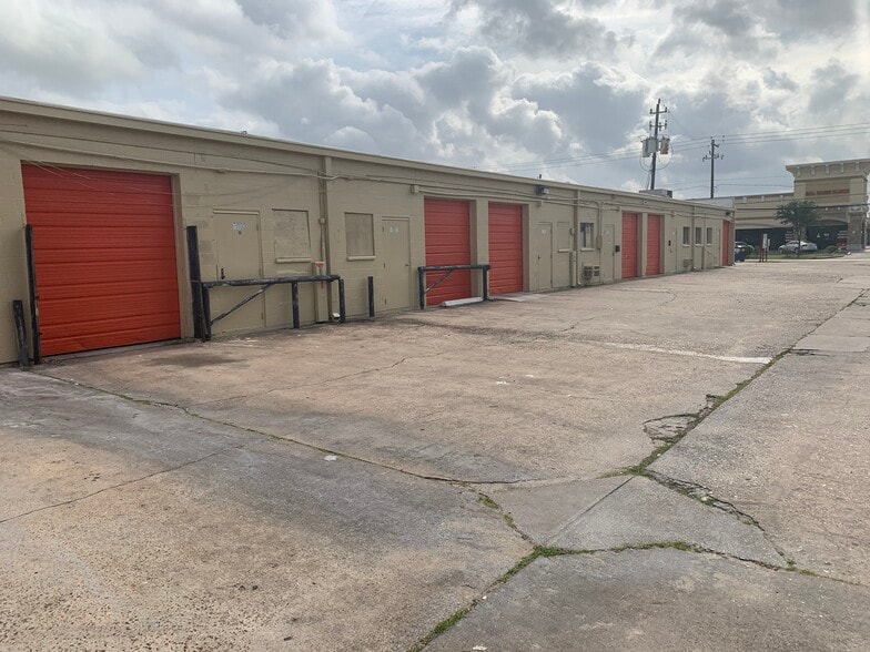 6003 Bellaire Blvd, Houston, TX for lease - Building Photo - Image 3 of 3