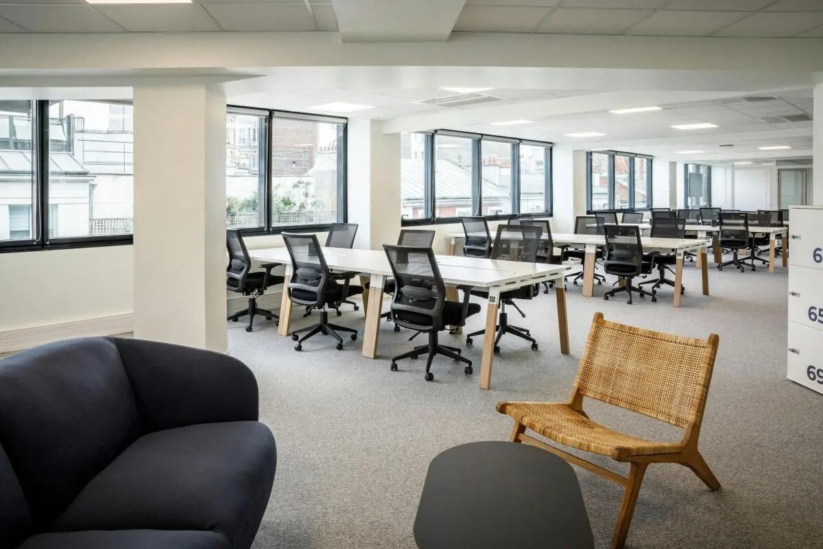 Office in Paris for lease Interior Photo- Image 1 of 7