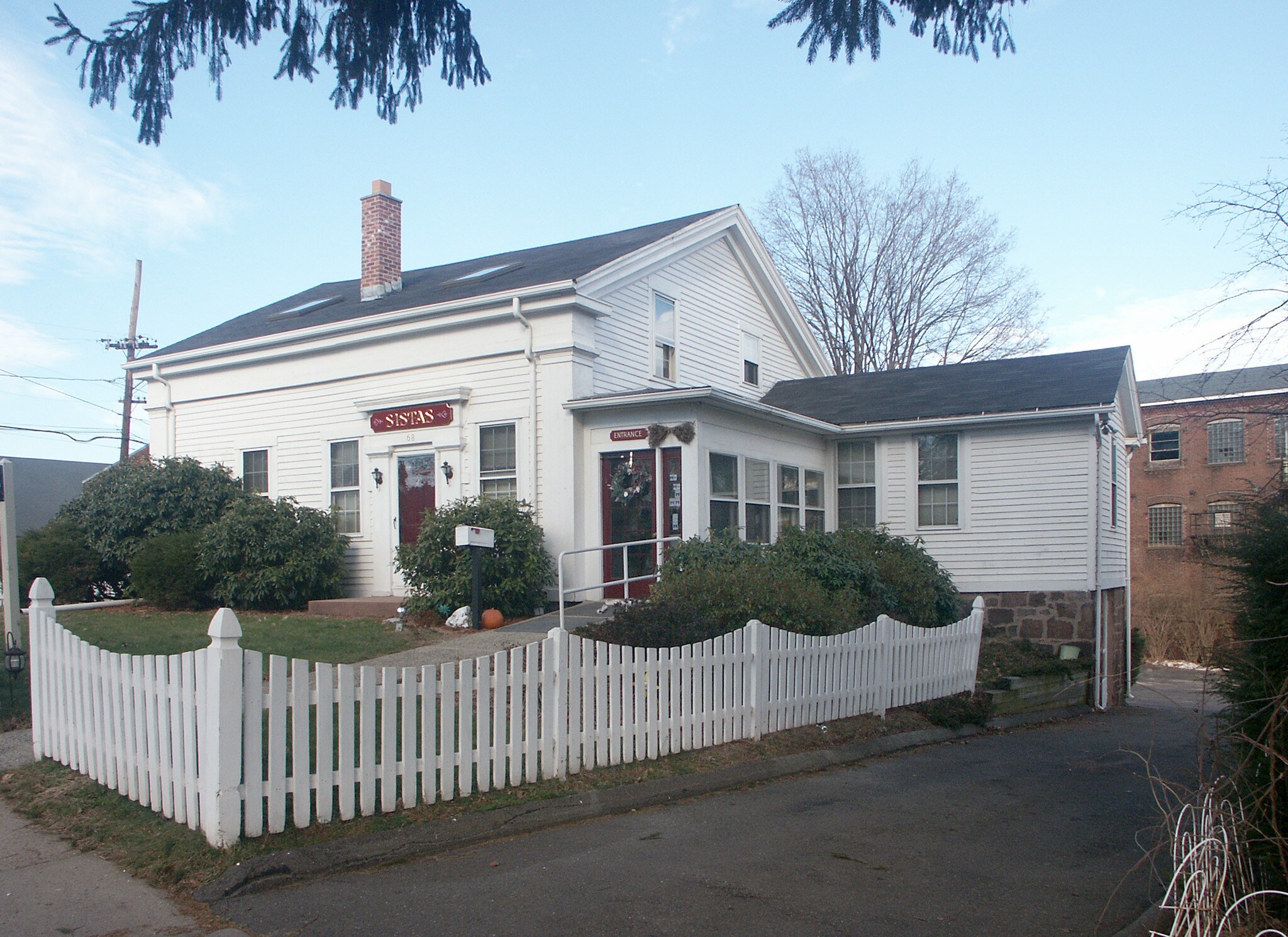 68 Charles St, Meriden, CT for sale Primary Photo- Image 1 of 1