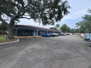 4102 34th St S, Saint Petersburg, FL for lease Building Photo- Image 1 of 7