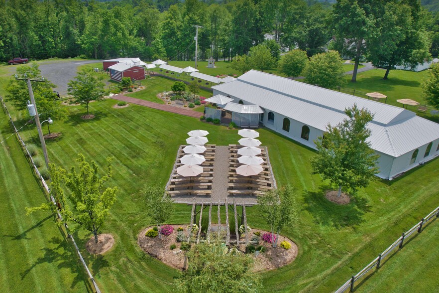 69 Lippincott Rd, Wallkill, NY for sale - Building Photo - Image 1 of 54