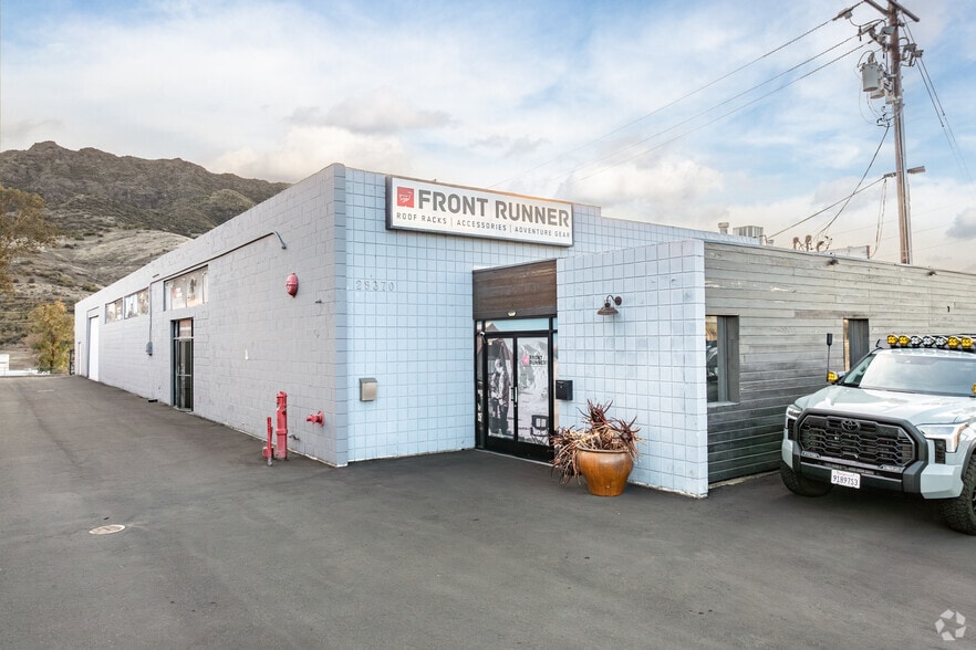 29360-29370 Roadside Dr, Agoura Hills, CA for lease - Building Photo - Image 2 of 14